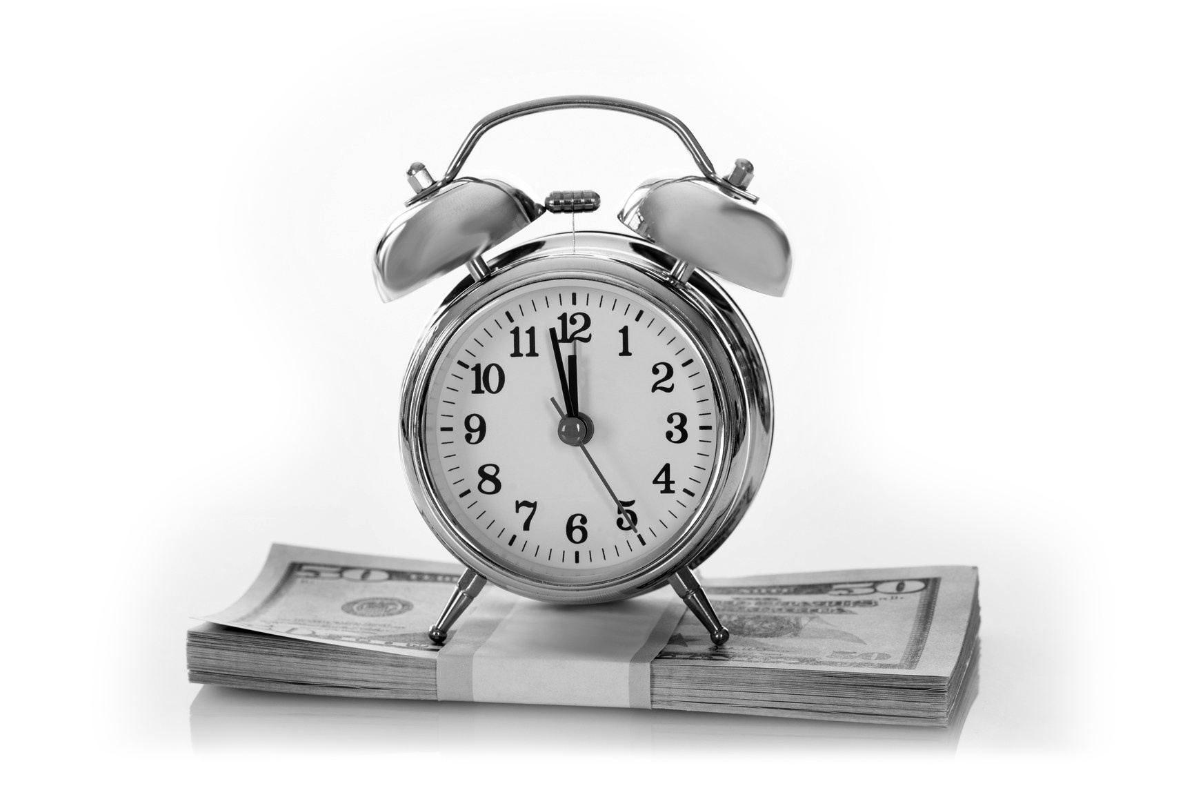 photodune-9235872-alarm-clock-on-us-dollars-m_retouch_BW.jpg