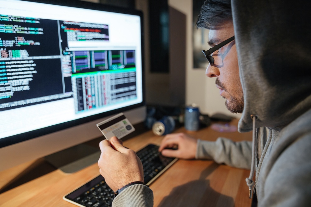 Fraudulent Filers Keep Tax-return Identity Theft as One of the IRS’ “Dirty Dozen” Scams